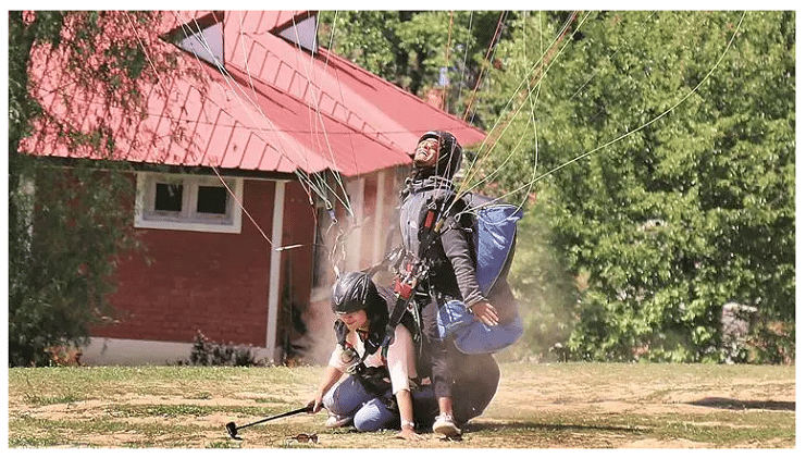 bir billing paragliding accident