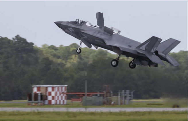 f 35b fighter jet pilot ejects